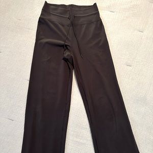 Vuori Daily Wideleg Pant